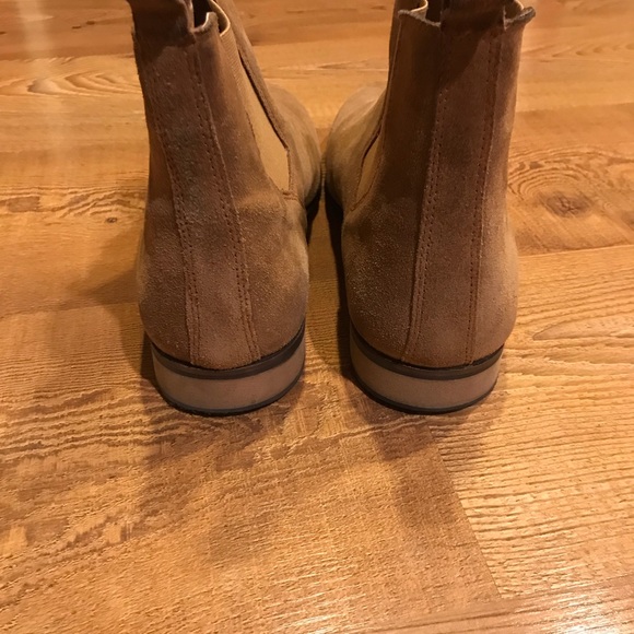 Men’s Suede Chelsea Boots